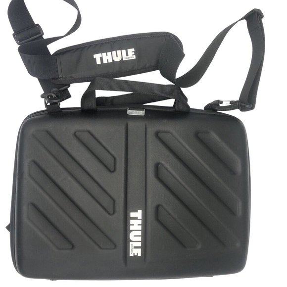 Thule Handbags - Thule Gauntlet Black Laptop Case Tablet Zip 11x 15 Attach TMPA-115 MacBook NICE